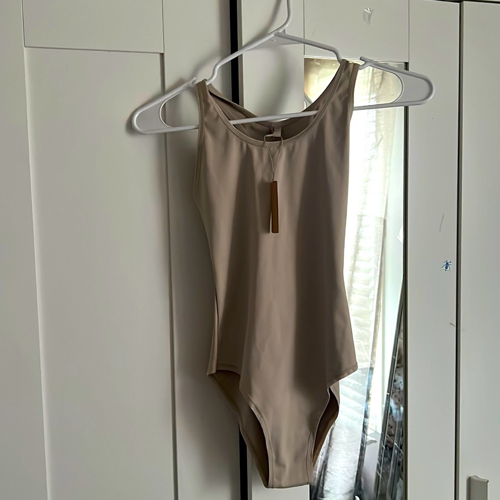 SKIMS Nude Beige Scoop Neck Bodysuit